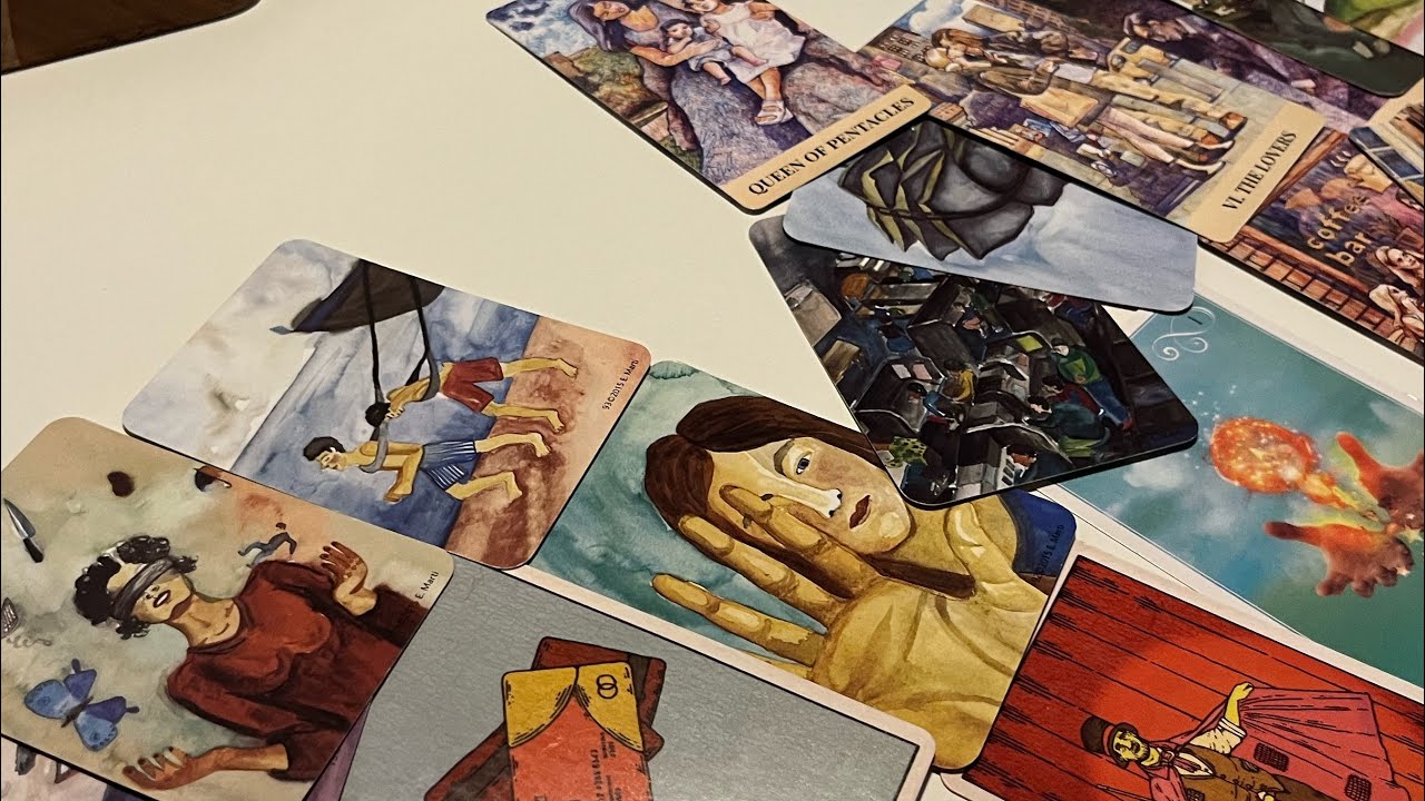 “Kétségbe van esve ez a személy, mert a másik már nem akarja őt.” KÜLÖNLEGES ÜZENET TAROT