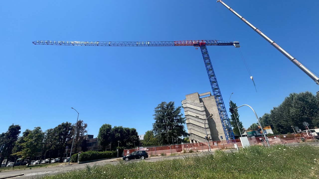 MONTAGGIO GRU DA 70 METRI