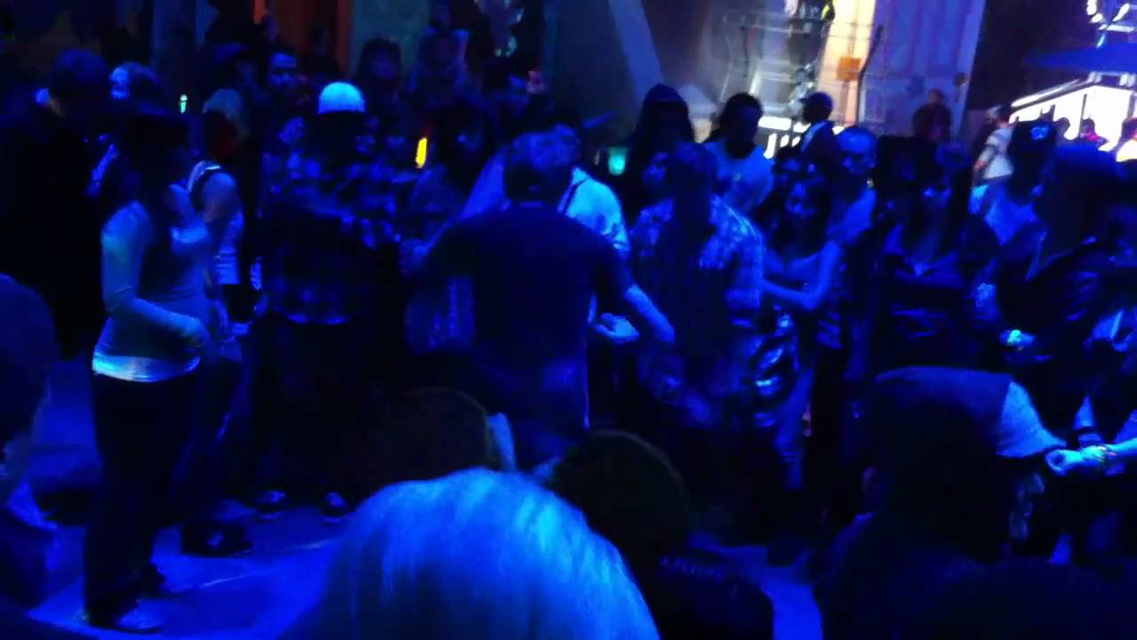 Shufflers at ElecTRONica Disneyland