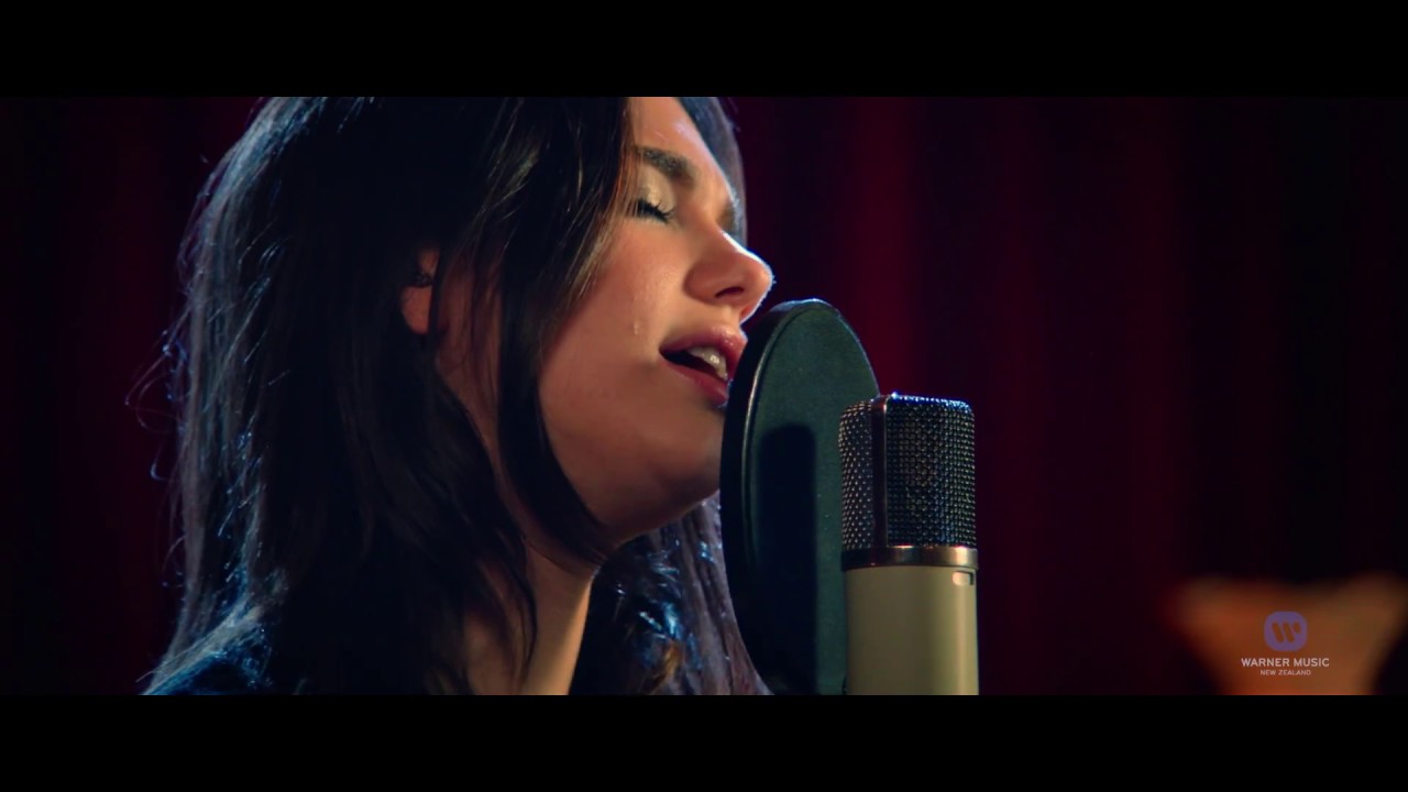 Dua Lipa &ndash; New Rules (NZ Live Acoustic Session)