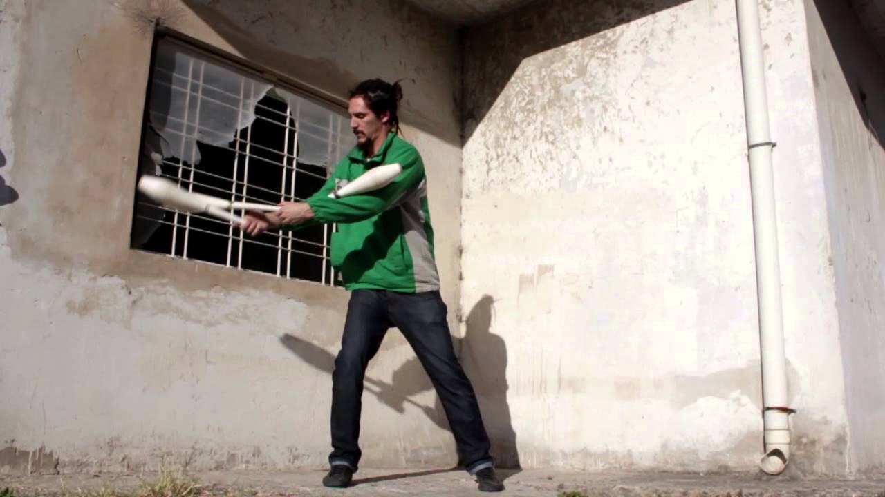 IJA Tricks of the Month August 2015 America Latina by: Lxs Pibxs - Invierno en Baires