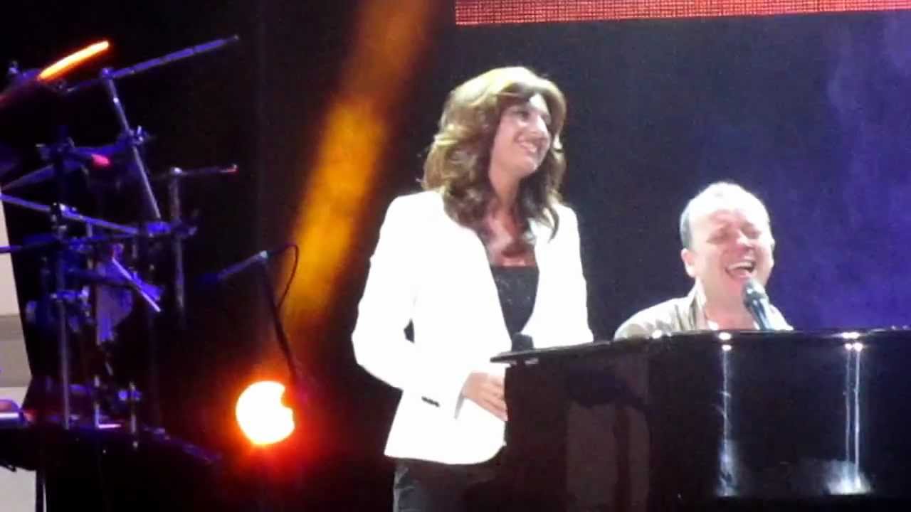 Nun c'appiccecamme-Gigi D'Alessio ed Ida Rendano live 27-05-2011
