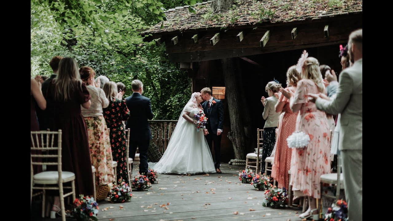 Siobhan and Dom - Alnwick Treehouse Photo highlights | Wedding Photographer Newcastle