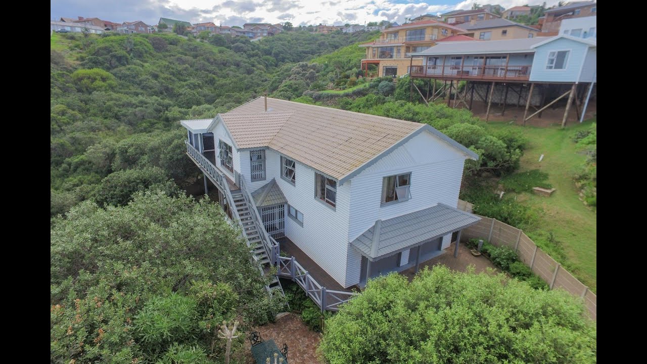 4 Bedroom House For Sale in Dana Bay