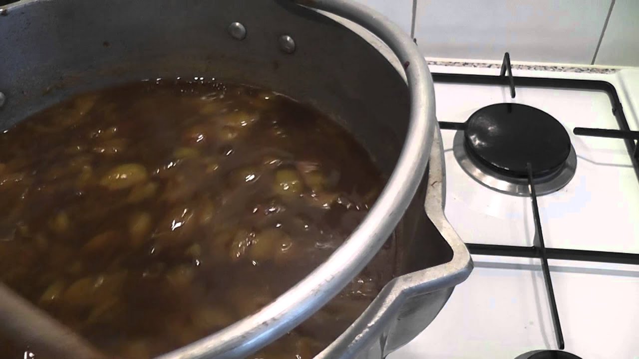 Making Greengage Jam