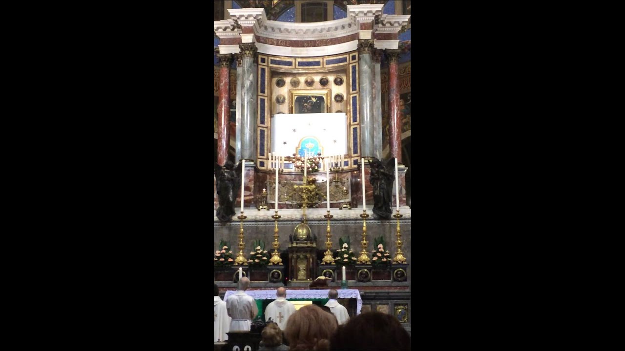 Santuario di Pompei: chiusura del quadro della Madonna