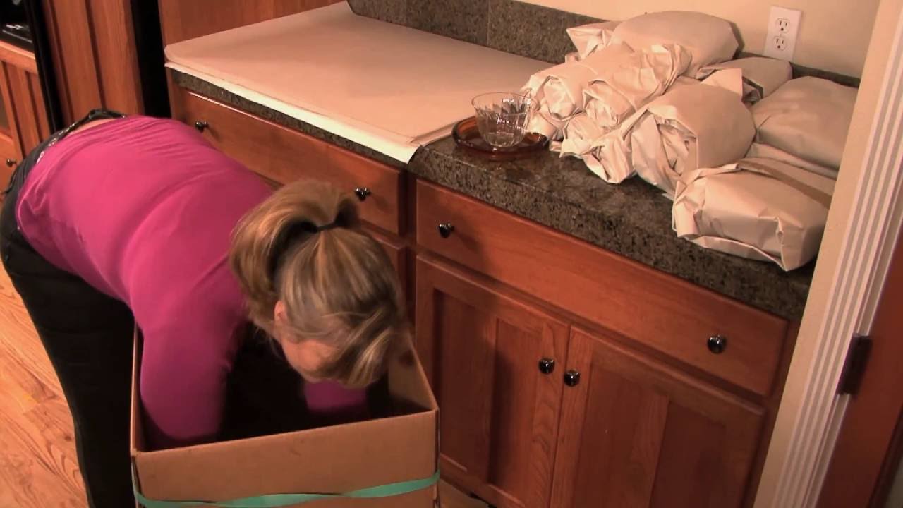 The Self Move - Packing the Kitchen