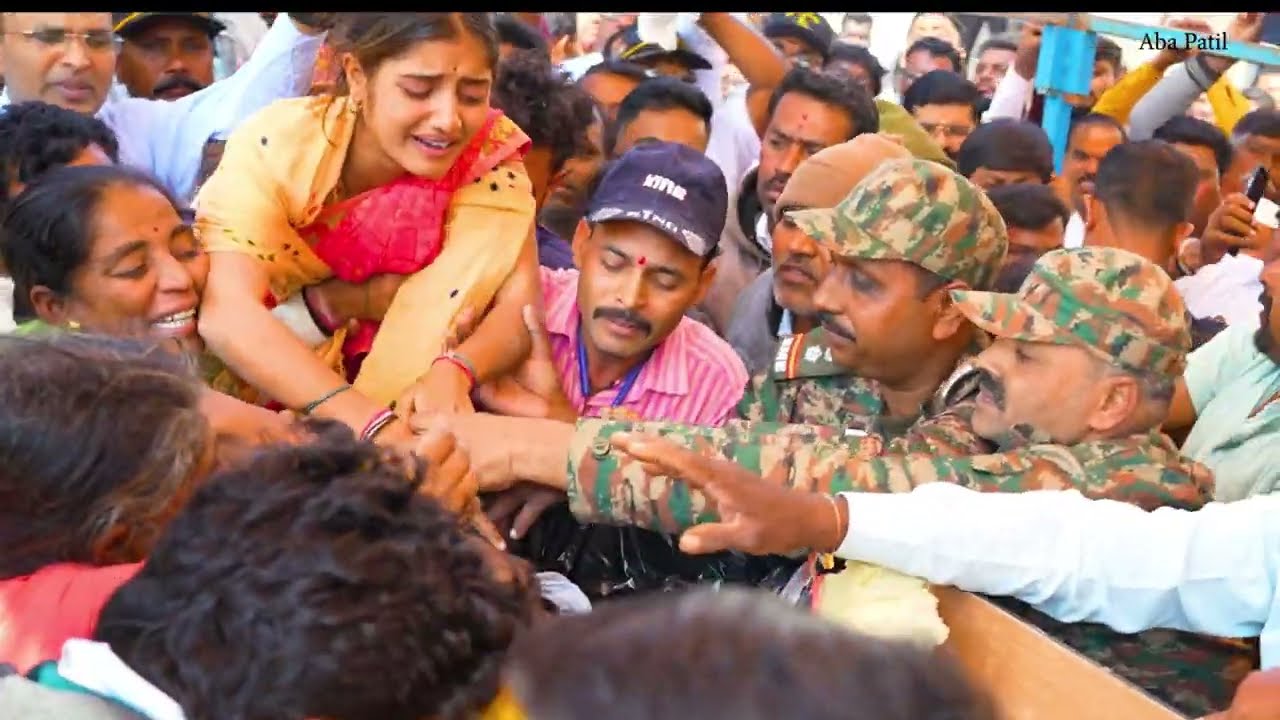 कात्राळ गावचा सुपुत्र शहीद जवान बाळासाहेब पांढरे पुष्पांजली अर्पण करुन आदरांजली वाहिली.