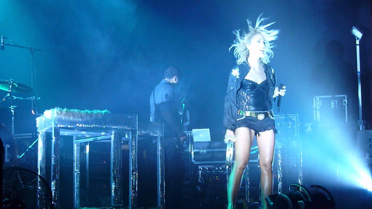 Metric 'Empty' Live at Glasgow O2 ABC 11th October 2015 HD