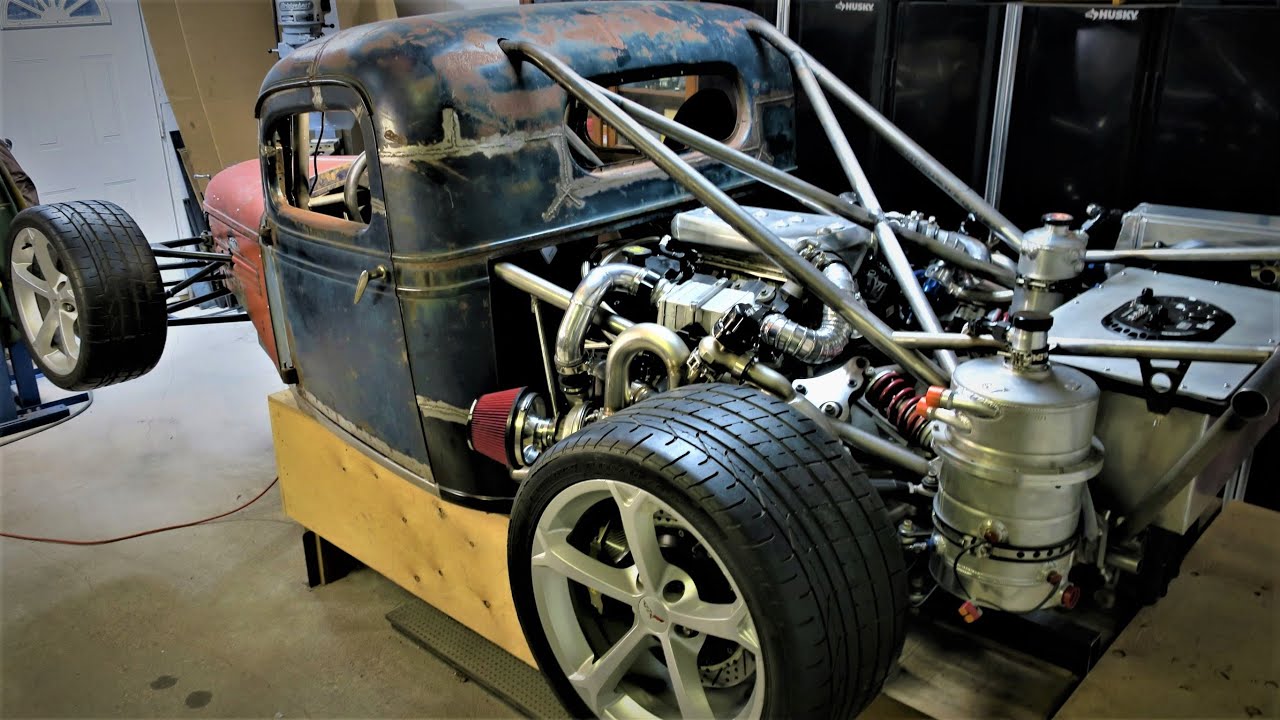 '37 Chevy Race Rod - Charge pipes, fuel cell, rad and seats (13)