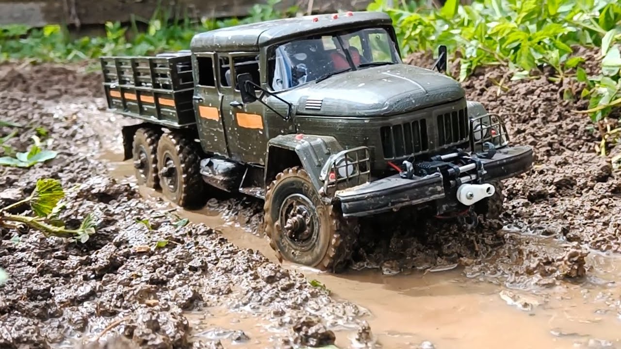 RC ЗиЛ 131 на бездорожье. RC ZIL 131 1/18 off road action