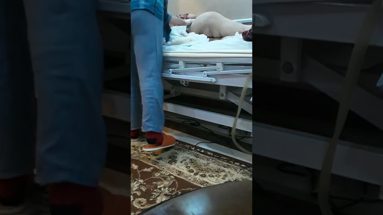 ini aku bekerja mengurus nenek yang sakit