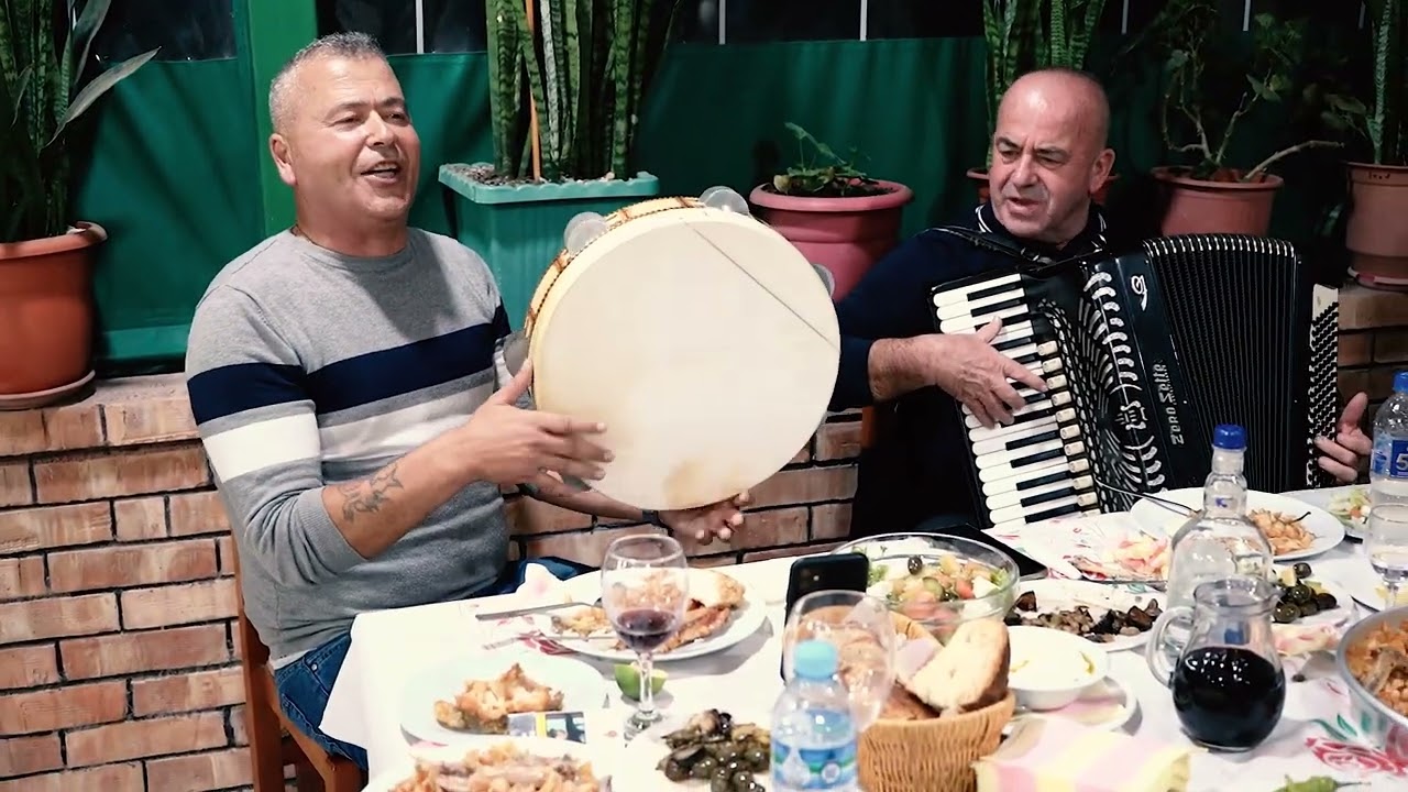 Ma kishe shtepin ne fund te Fierit live.Vasil Ziu ,Viktor Cela,Daut Senka,Viktor Dhamo,Arjan Tafa