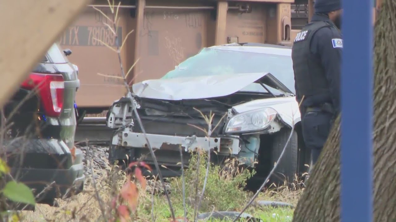3 people killed after train strikes car in Gary