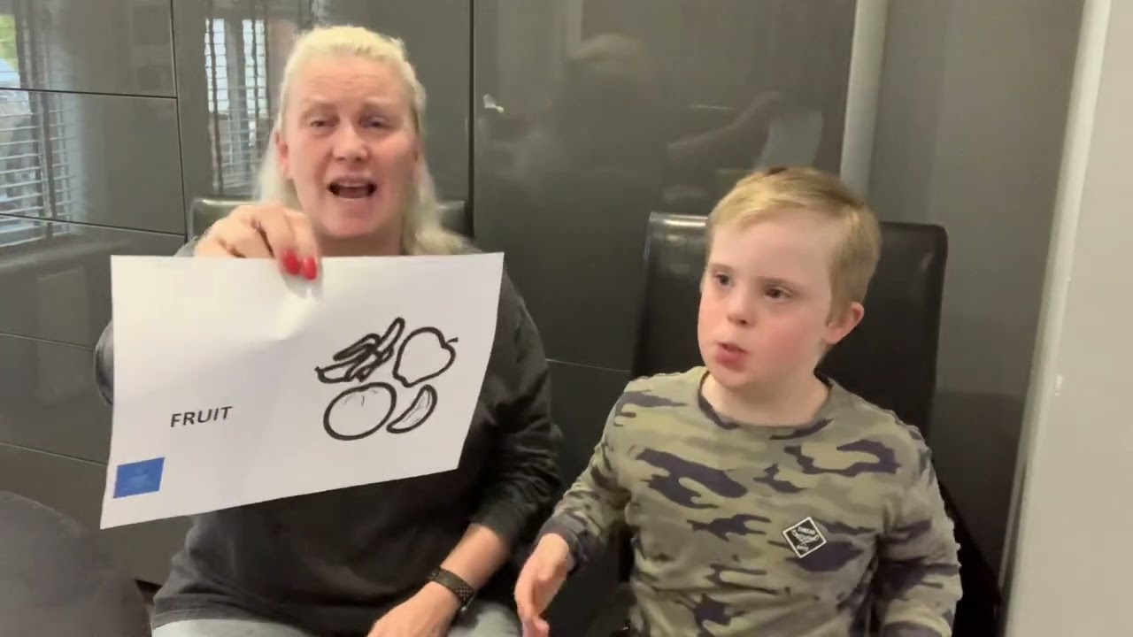 Makaton for ‘FRUIT’ 🍎🍌🍊🍐