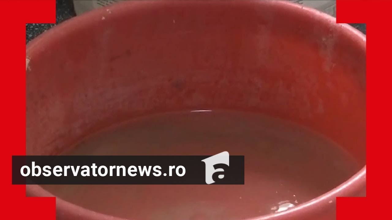 Apartamente inundate după reabilitarea termică. În unele blocuri din Galați plouă până la parter