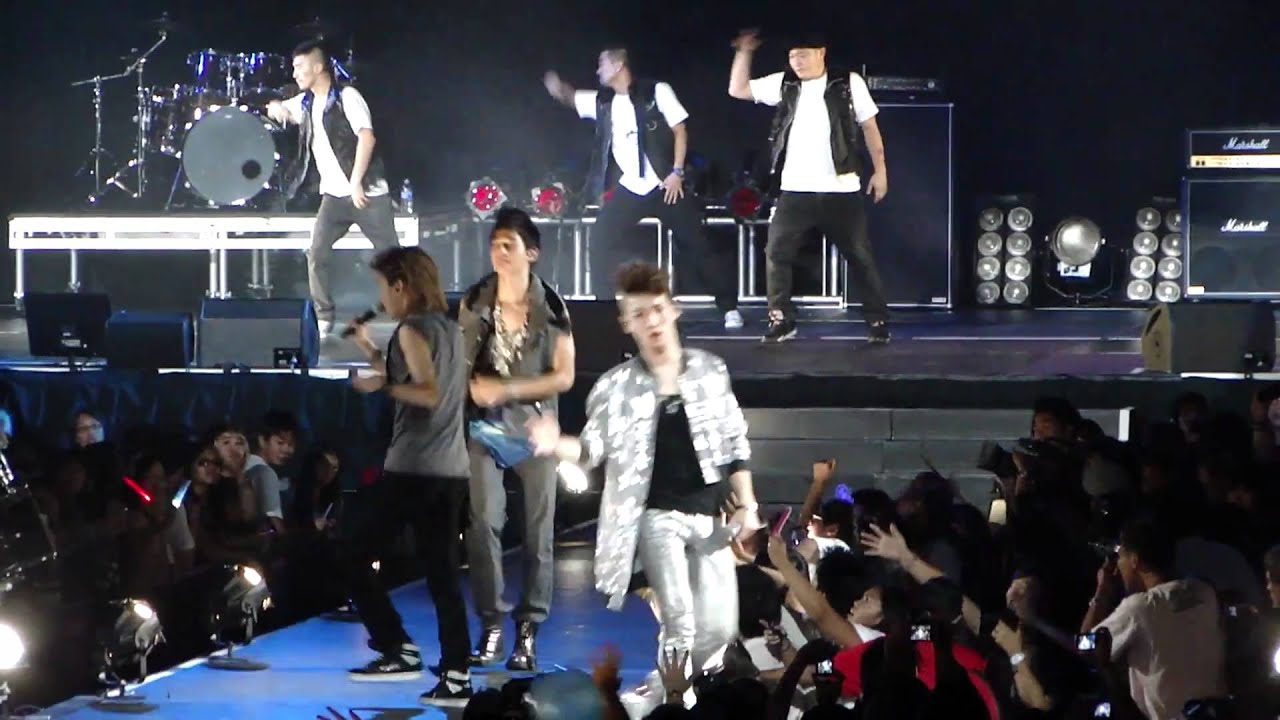 [HD] SHINee - Up & Down @ SMTown Live '10 World Tour in LA