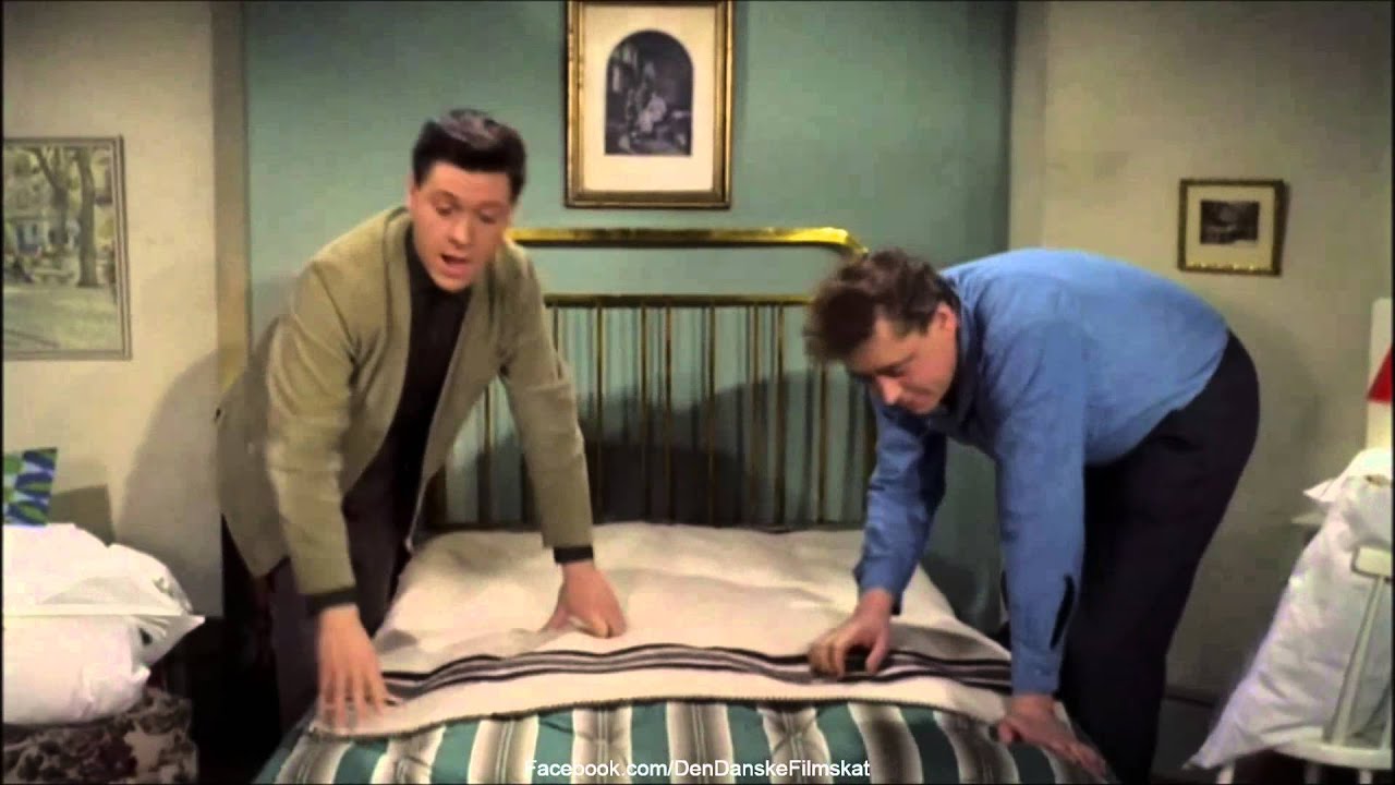 Han, hun, Dirch og Dario (1962) - At rede seng er lidt af en kunst