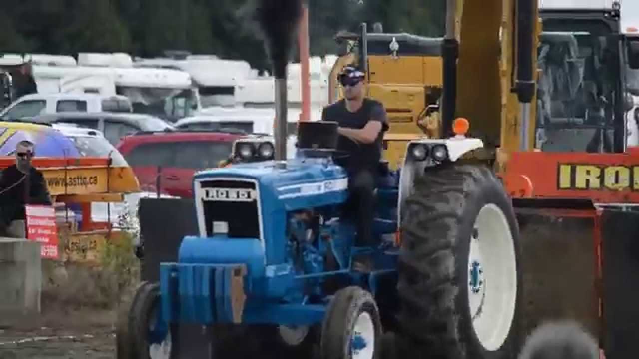 Ford 6600 pulling Richmond 2015 7500lbs Francis Sergerie