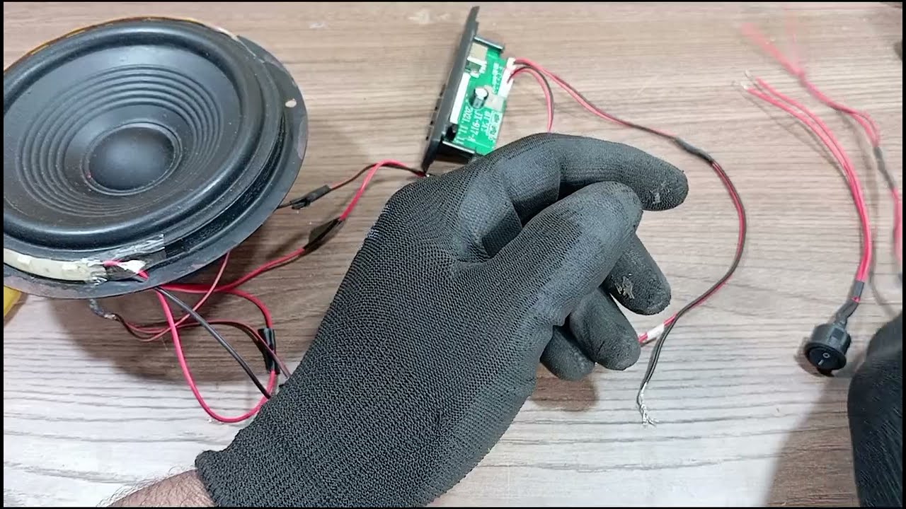 Como fazer ligação de fita de led em alto falante pra piscar em Ritmo da música