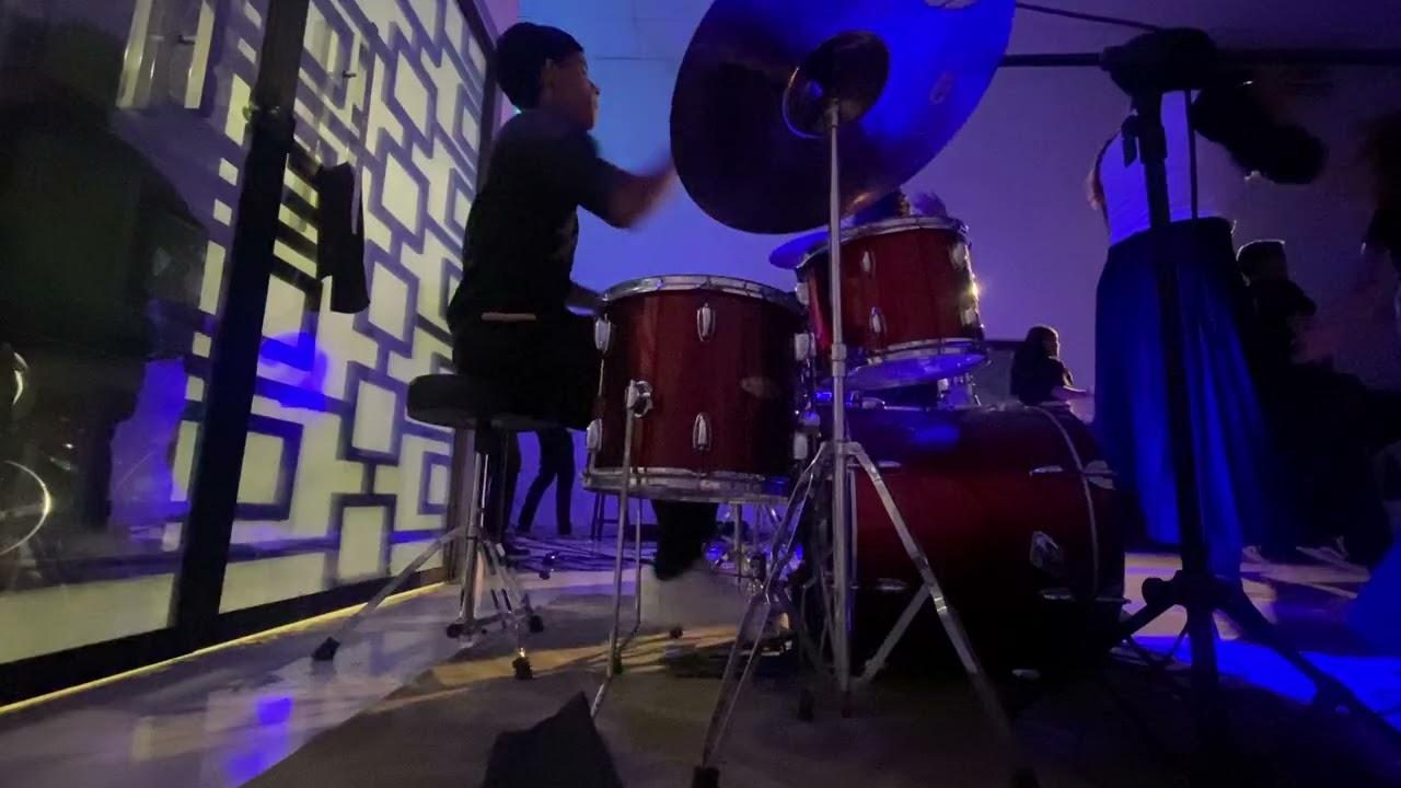 Louvores do culto de aniversário da igreja de Deus