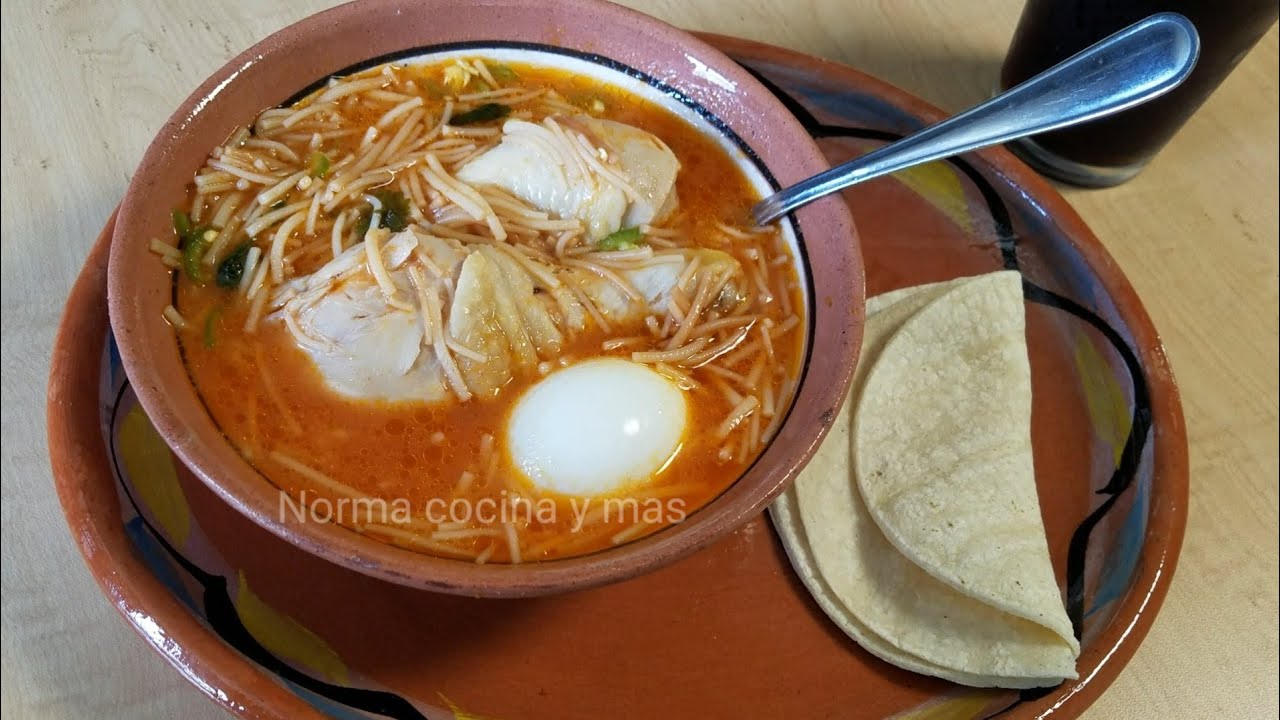 SOPA DE FIDEO CON POLLO comida de rancho