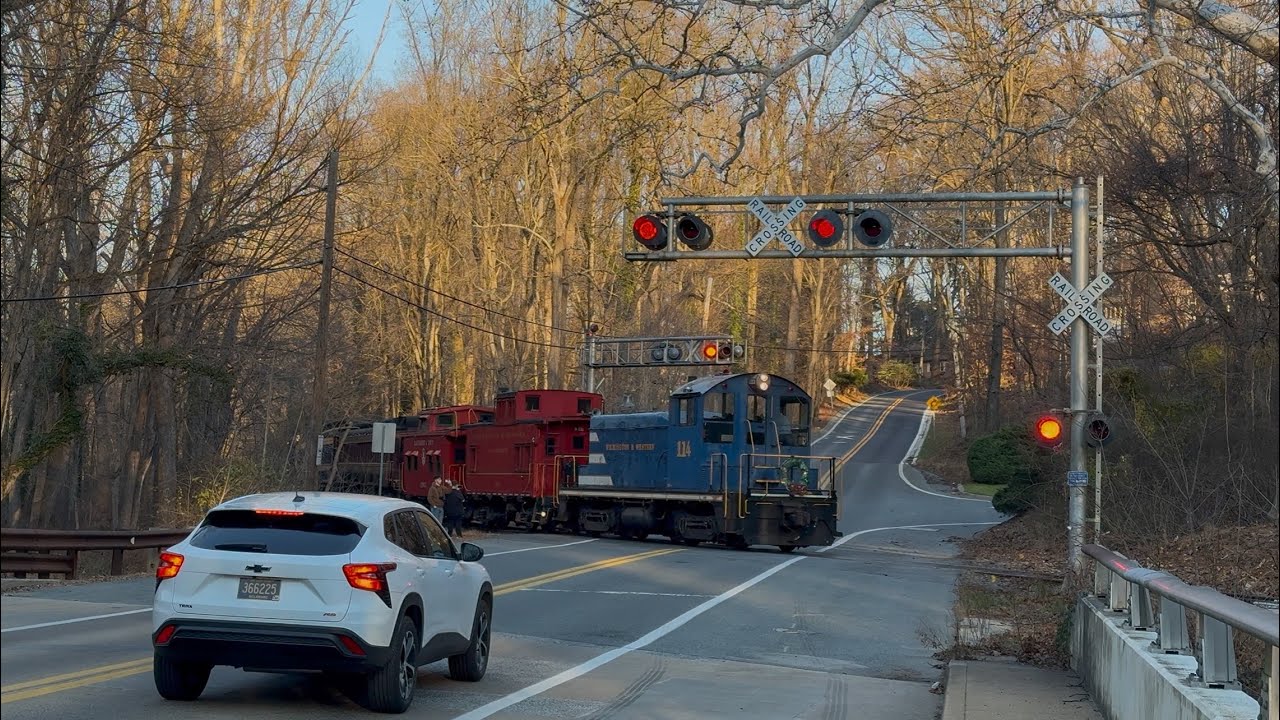 SW1’s #8408 and #114 On The Wilmington And Western Railroad Excursion Trains!