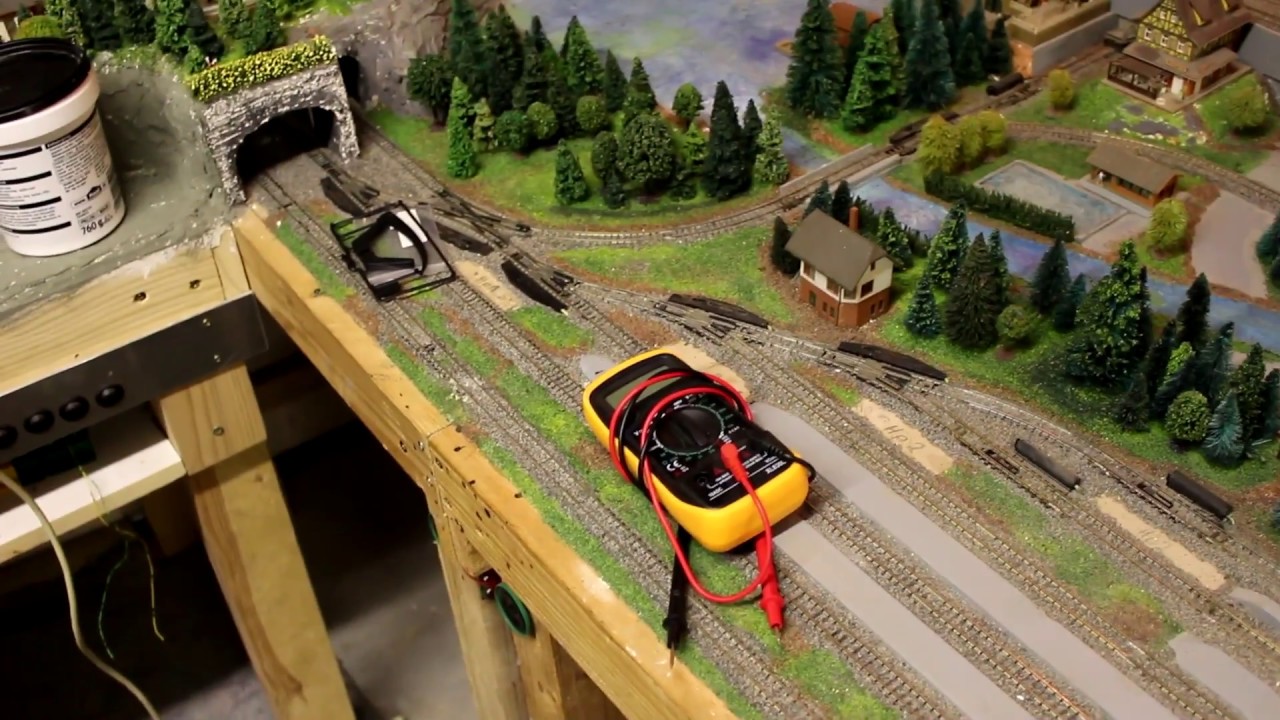 Automatische Pendelstrecke mit Signalschaltung.