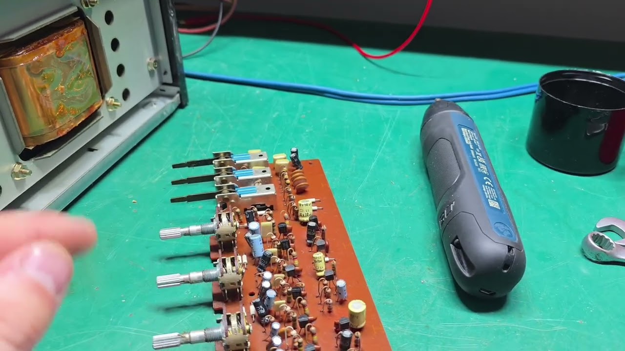 Untitled 281 - Akai AM-2950