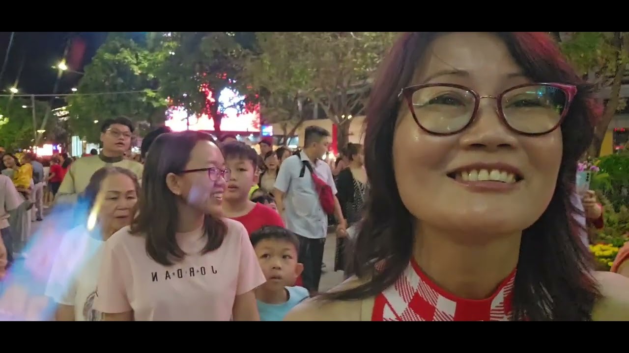 DẠO ĐƯỜNG HOA BUỔI TỐI MÁT VÀ CỰC CHILL