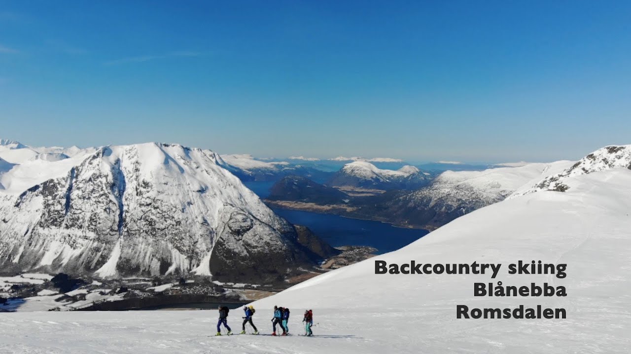 Backcountry skiing Blånebba, Romsdalen
