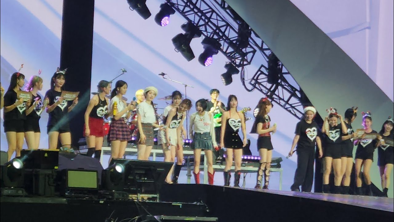 《Perfect World》by Twice for The End of #ReadyTobe in Jakarta