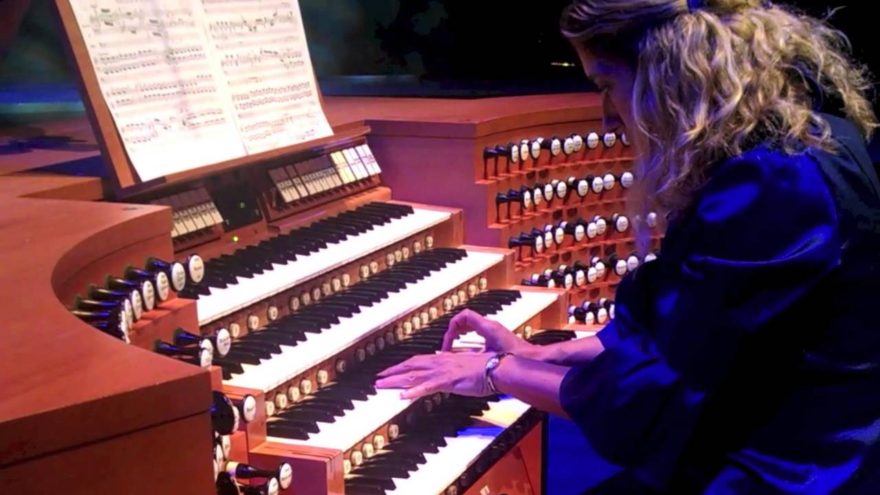 Joanne Pearce Martin (LA Phil keyboardist) plays Bach for Walt Disney Concert Hall organ 10th B-day