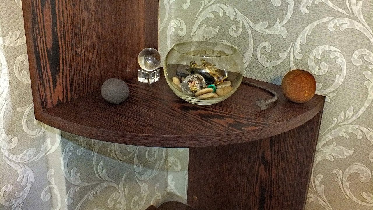 Угловая полка фанерованная шпоном венге.