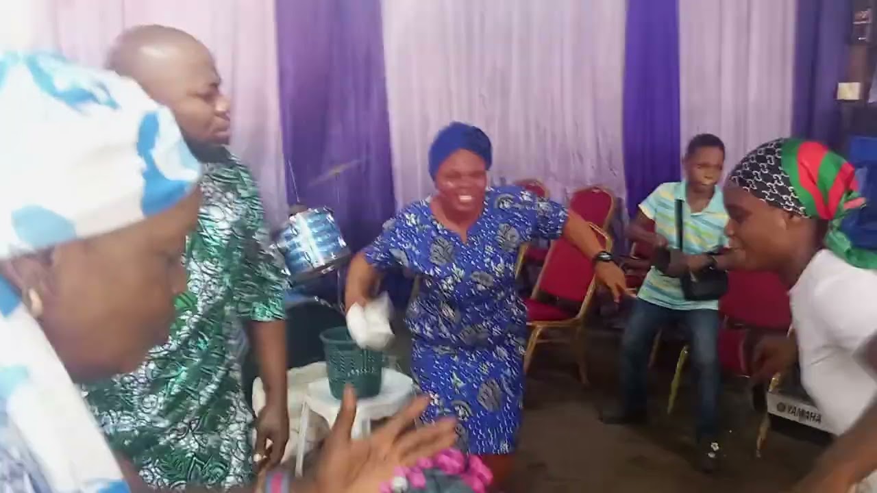 Hours of praising 