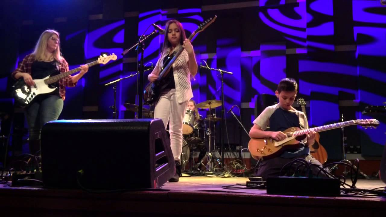 CJ and the Party Llamas play Knocking on Heaven's Door