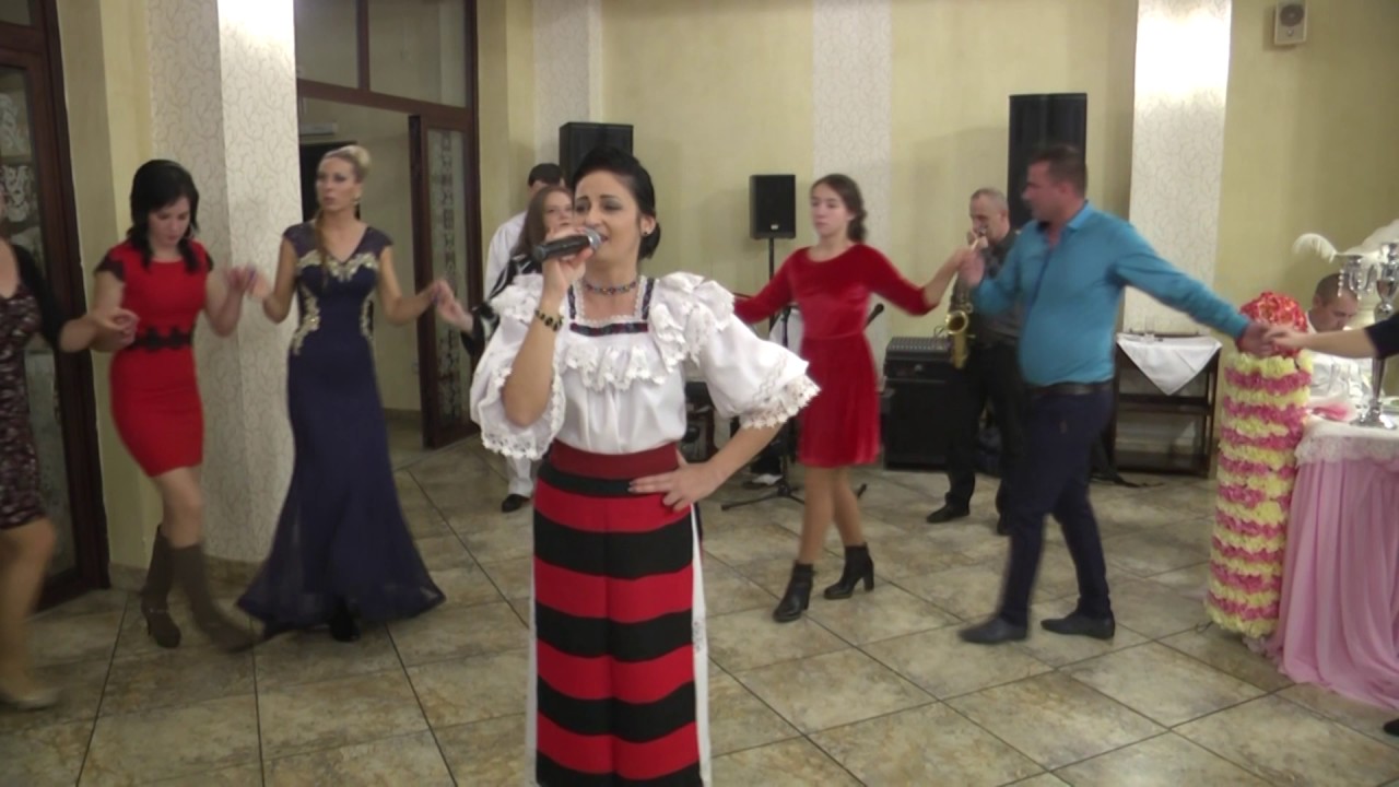 Melania Negrea la botezul Adelina colaj 2