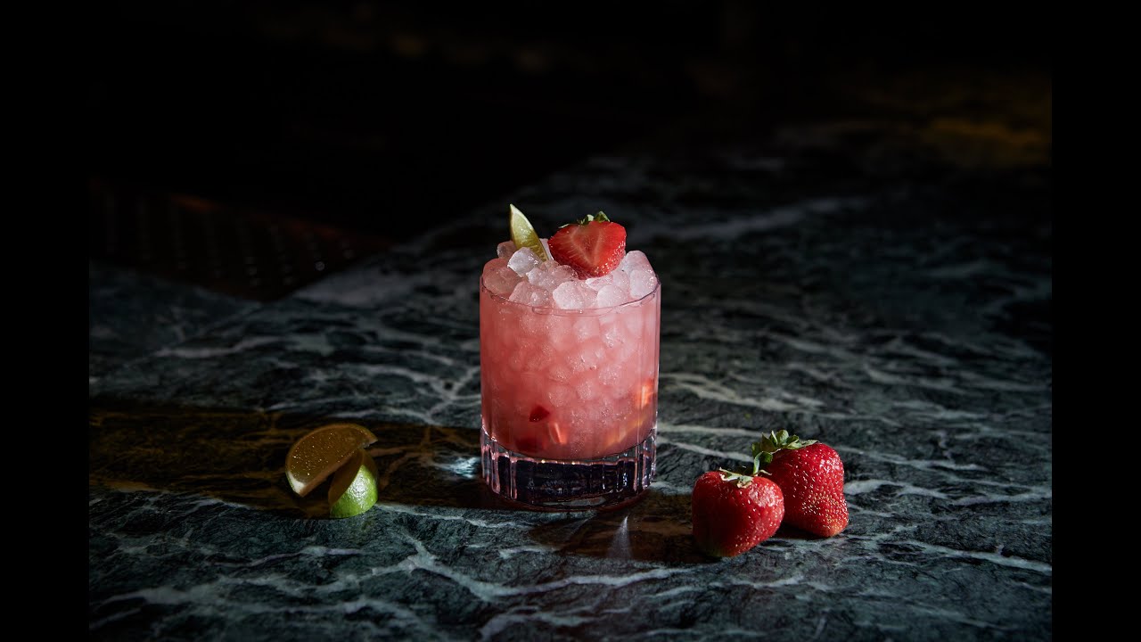 Scotsman Ice | A summer drink: STRAWBERRY CAIPIROSKA