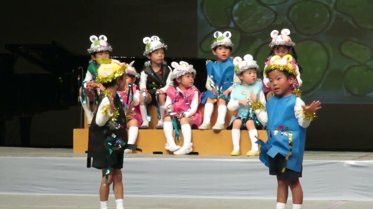 幼稚園發表會 年中組そらのくみ　 キンコンかえるの　のどじまん