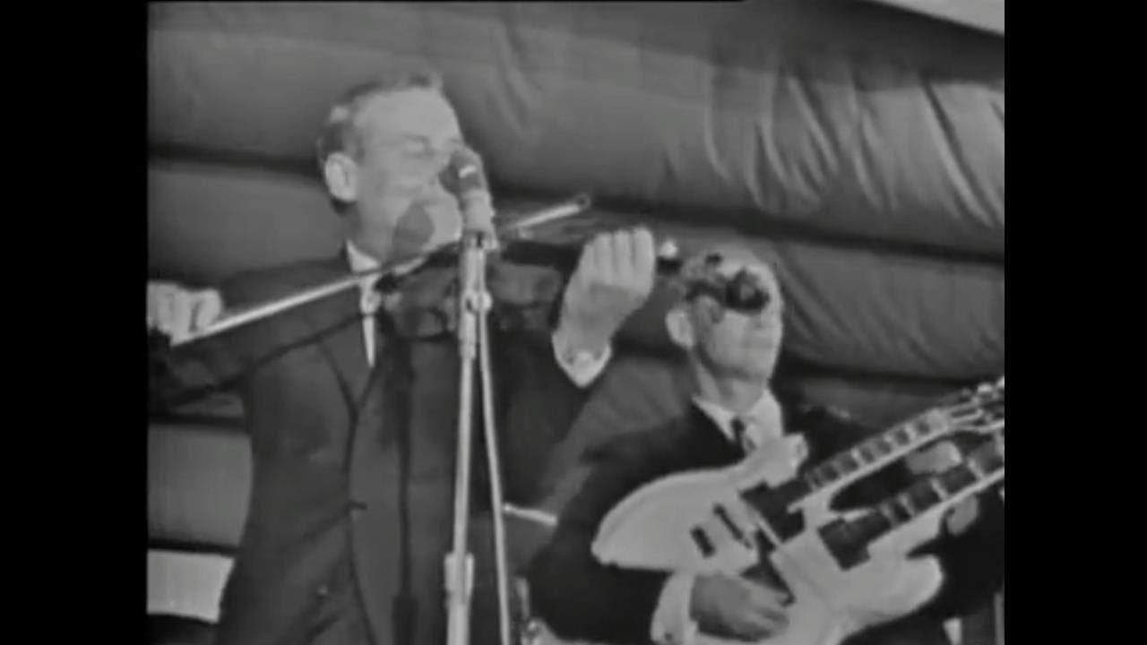 Stephane Grappelli Live 1963 with Pierre Cavalli on Gibson Double Neck- Lady Be Good