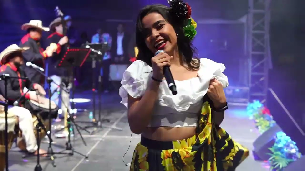 Aguacero de Mayo - Live / Los tambores de Totó - El legado de Totó La Momposina