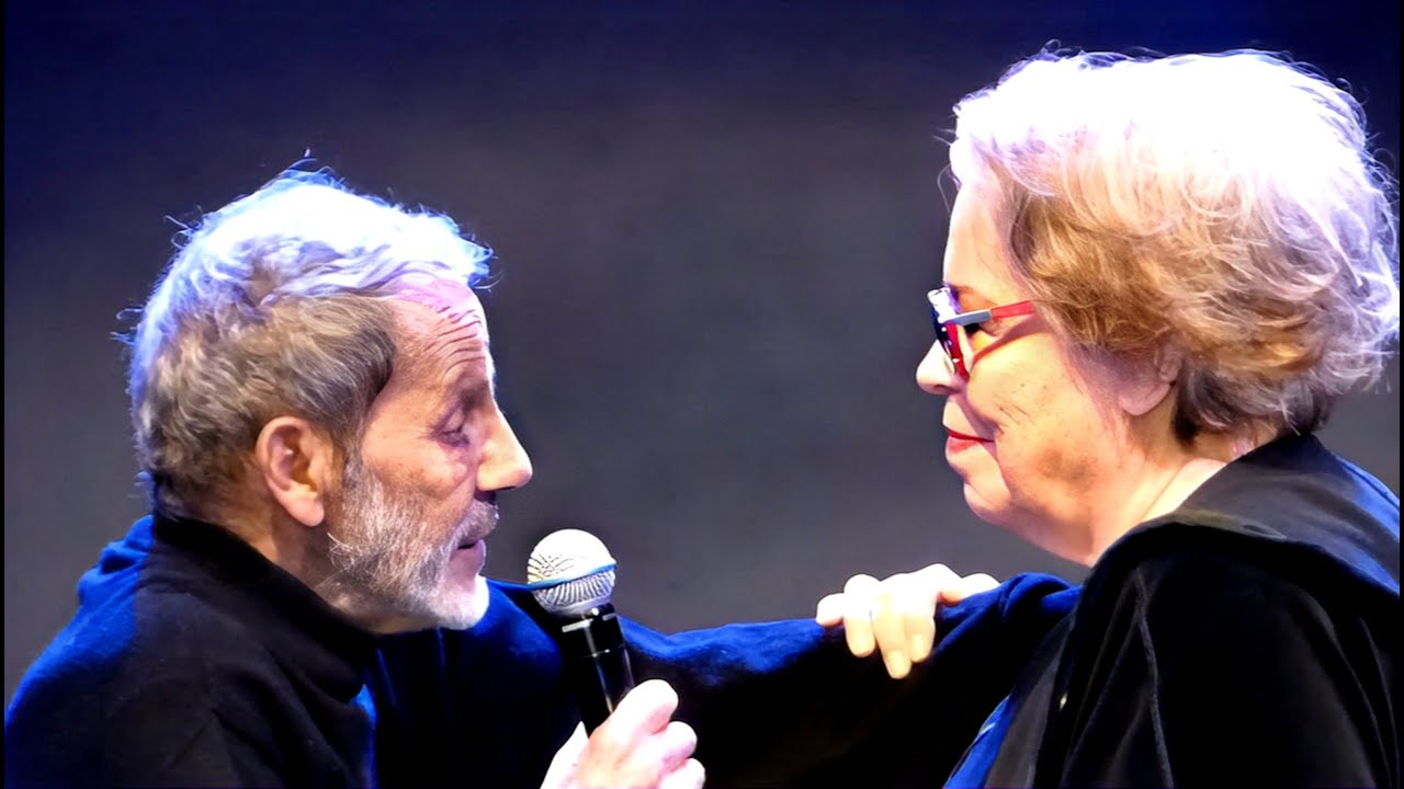 ΔΗΜΗΤΡΑ ΓΑΛΑΝΗ: ΣΤΟΥ ΟΘΩΝΑ ΤΑ ΧΡΟΝΙΑ - ΑΦΙΕΡΩΜΑ ΣΤΟΝ ΣΤΑΥΡΟ ΞΑΡΧΑΚΟ