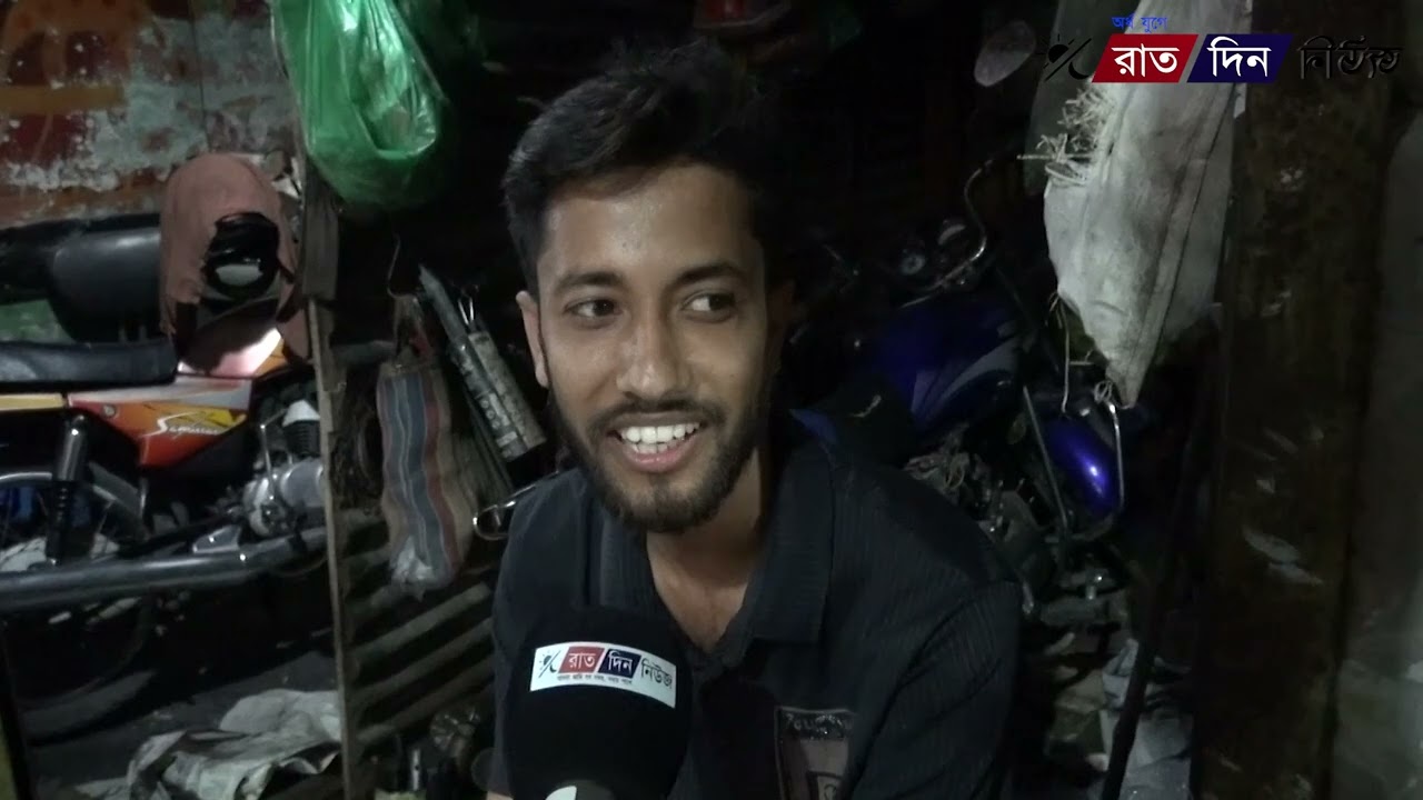 যশোরে দেয়ালের ওপর হ্যান্ড মাইক রেখে ৭ মার্চের ভাষণ প্রচার! এলাকায় ব্যাপক চাঞ্চল্য | Jashore News