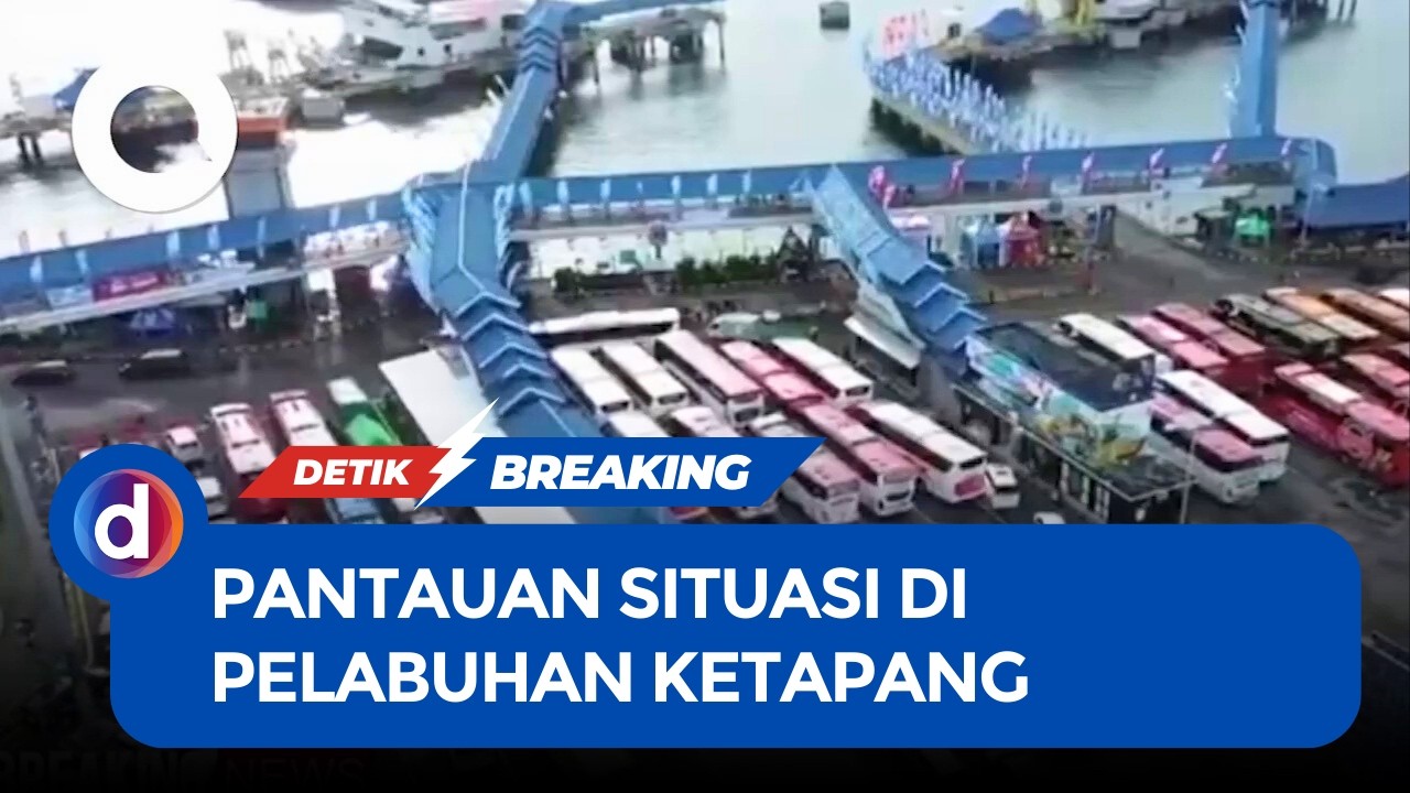 Suasana Pelabuhan Ketapang Jelang Penutupan