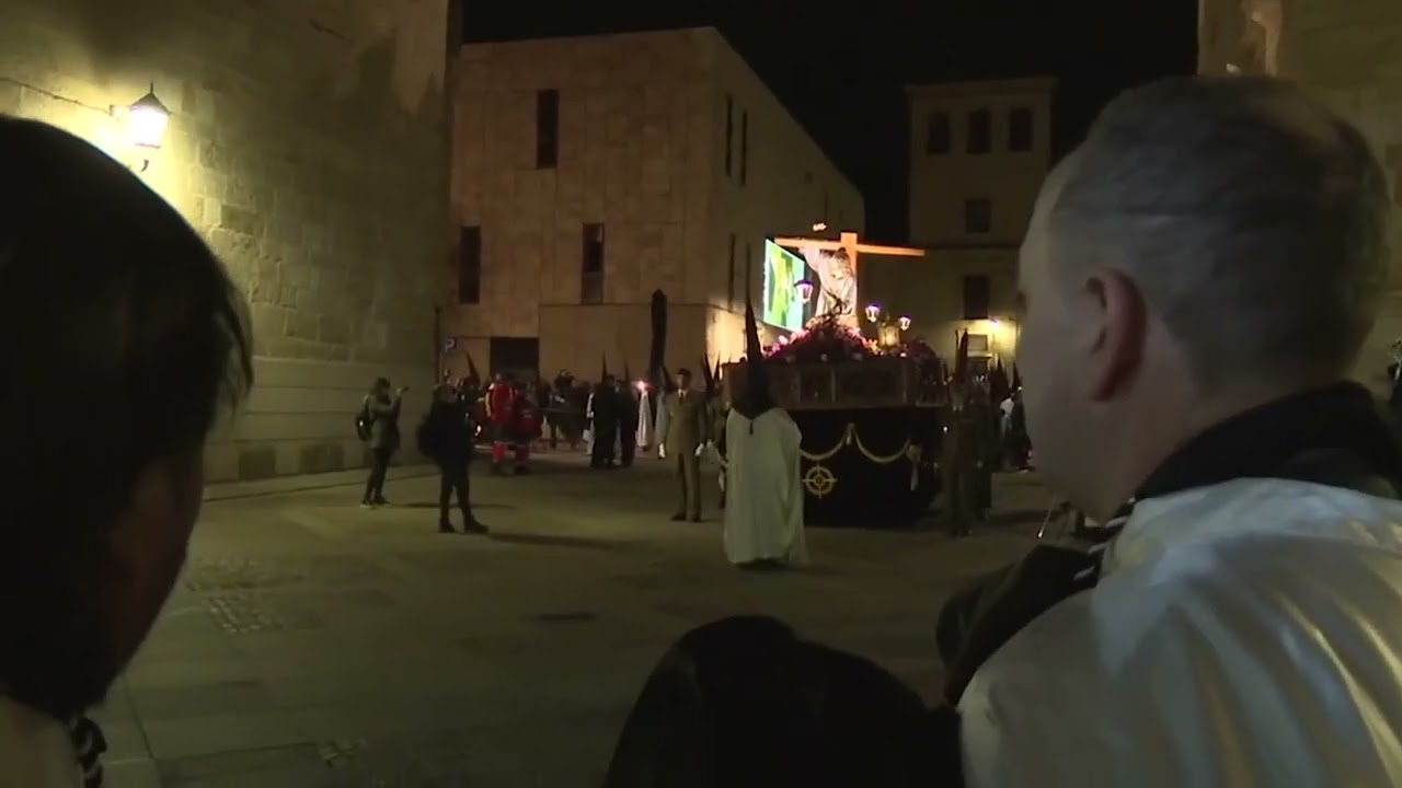Así se vive una Noche de Lunes Santo