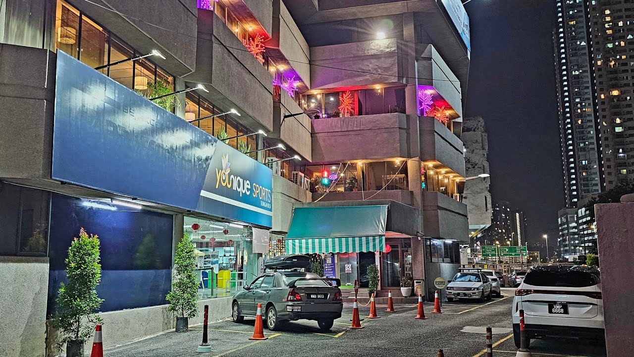 Younique Sports Centre ( Sungai Besi) 与羽共享