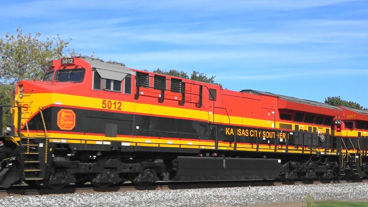 9 Units w/CP SD70ACU & 2 KCS Tier 4's Davenport, IA