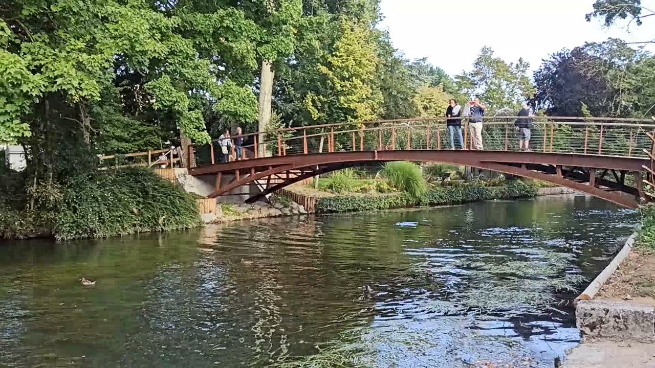 VISITE D'UNE TRÈS BELLE VILLE  - CHARTRES