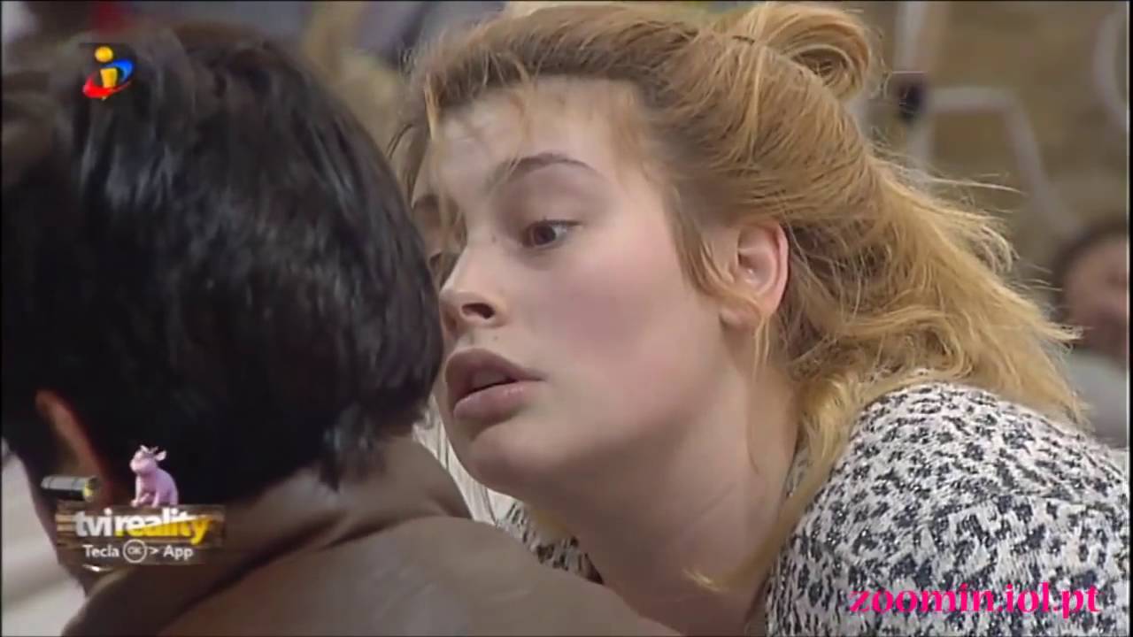 Antes das pazes Tiago e Bernardina trocam palavras azedas