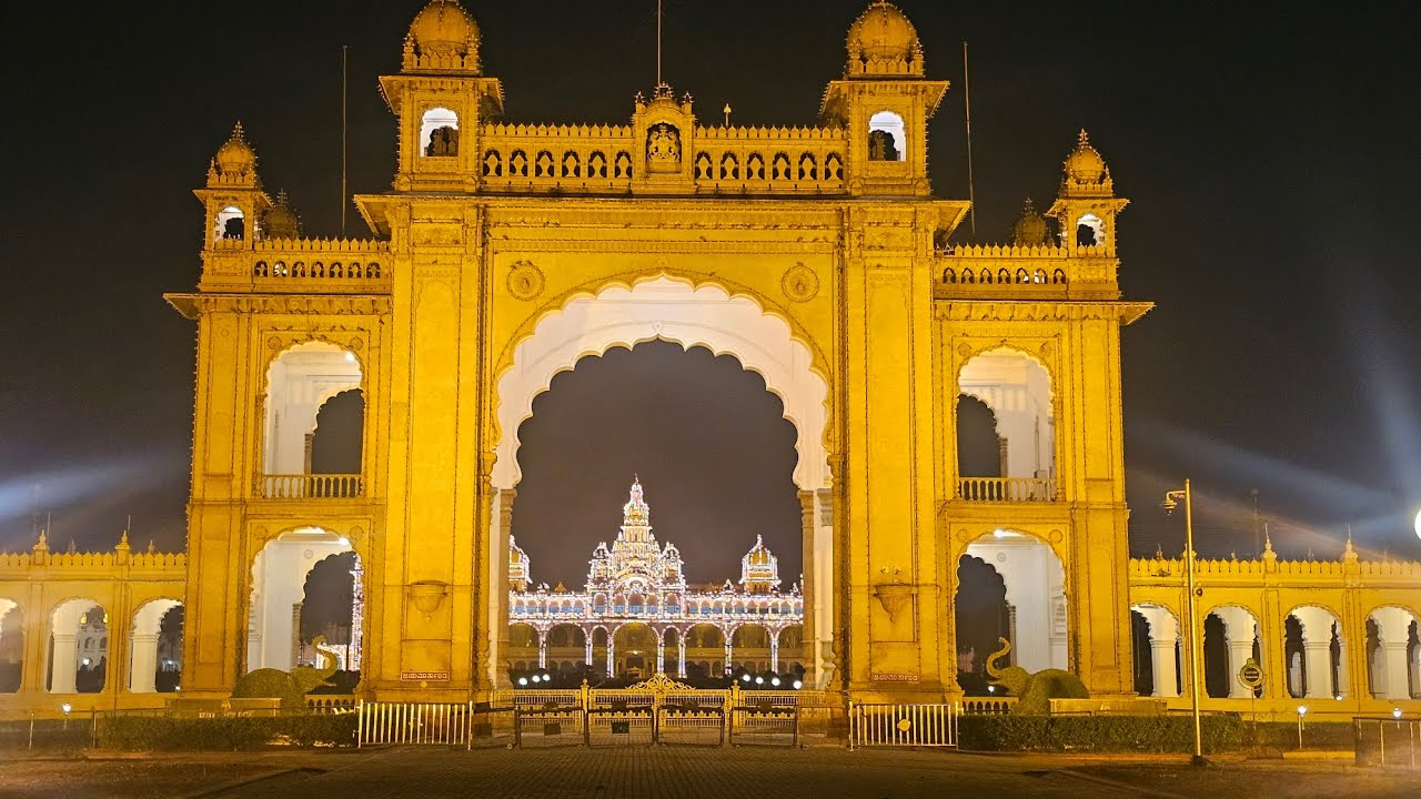 Laser Show Mysuru Palace #Palace #mysuru #light #travel #friends 